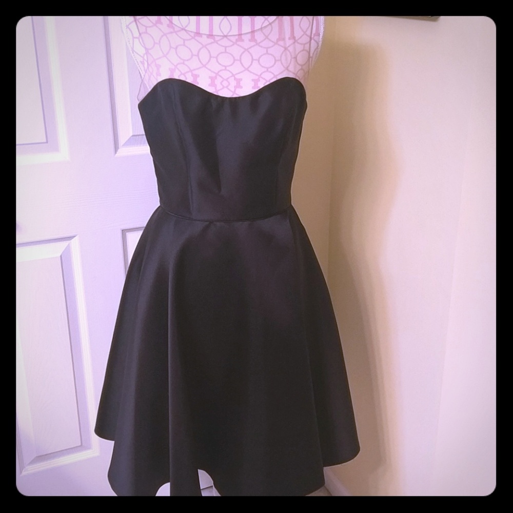 Watters & Watters evening dress excellent condition 🎉HP🎉
